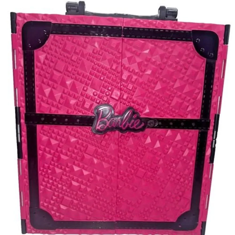 Barbie Fashionista Ultimate PINK Closet Portable Wardrobe ~ inc. clothing/acc.